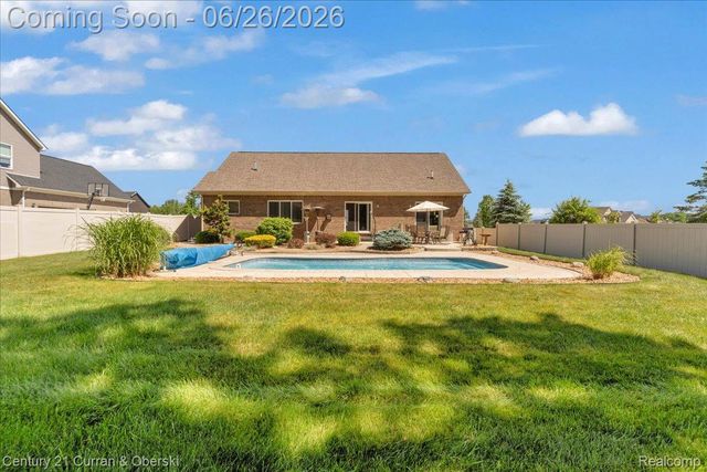 27099 Celtic Drive, Flat Rock, MI 48134