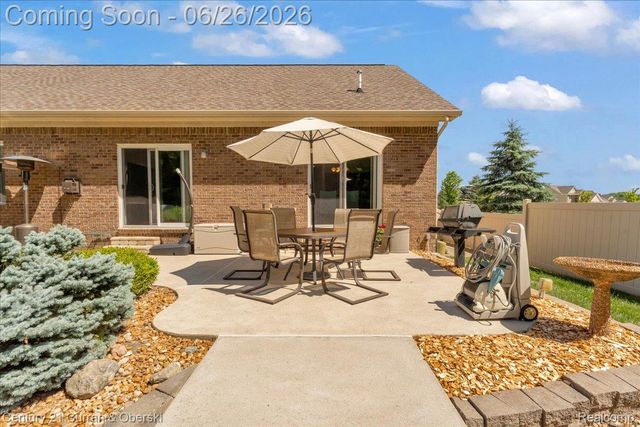 27099 Celtic Drive, Flat Rock, MI 48134