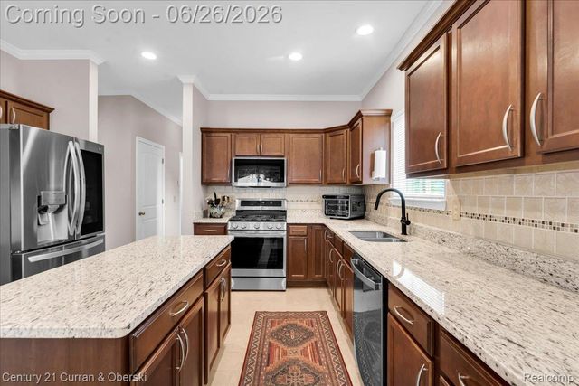 27099 Celtic Drive, Flat Rock, MI 48134