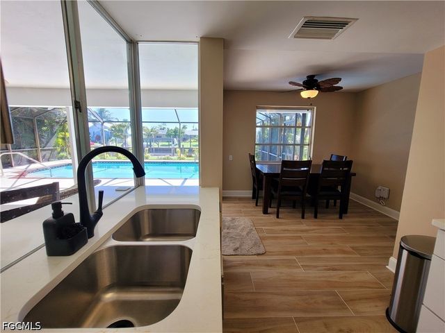 4815 Sorrento CT, Cape Coral, FL 33904