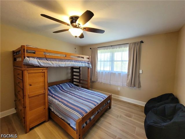 4815 Sorrento CT, Cape Coral, FL 33904