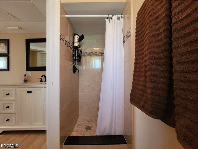 4815 Sorrento CT, Cape Coral, FL 33904