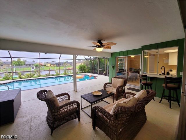 4815 Sorrento CT, Cape Coral, FL 33904