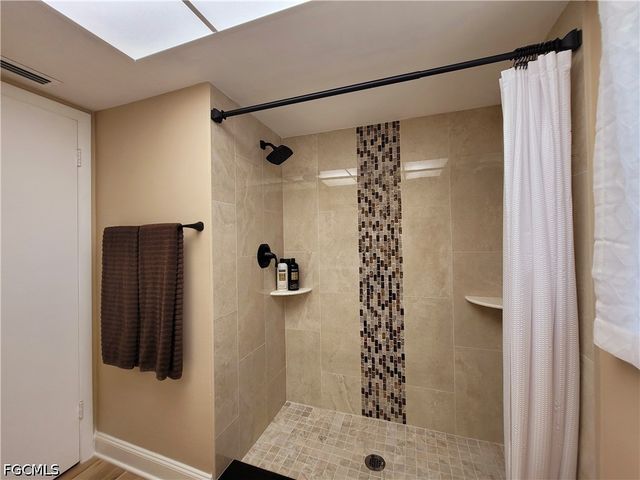 4815 Sorrento CT, Cape Coral, FL 33904
