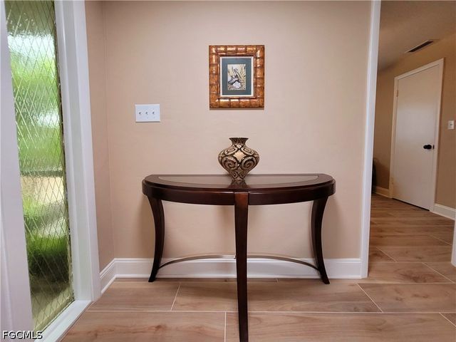4815 Sorrento CT, Cape Coral, FL 33904