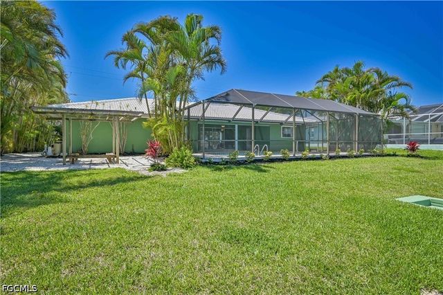 4815 Sorrento CT, Cape Coral, FL 33904