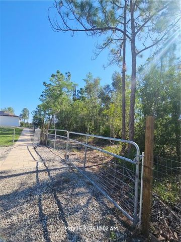 4048 33rd AVE NE, Naples, FL 34120