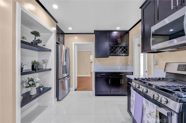 423 S Poinsettia, Compton, CA 90221