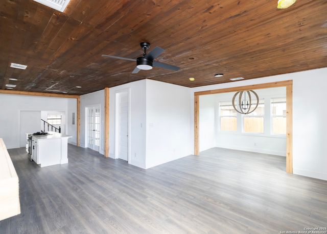 115 W Harlan Ave, San Antonio, TX 78214