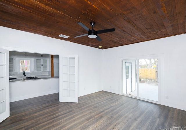 115 W Harlan Ave, San Antonio, TX 78214