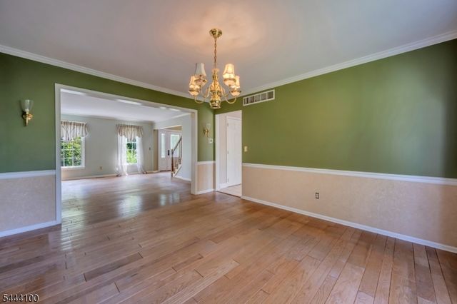 6 Saint Andrews Dr, Washington Twp., NJ 07882