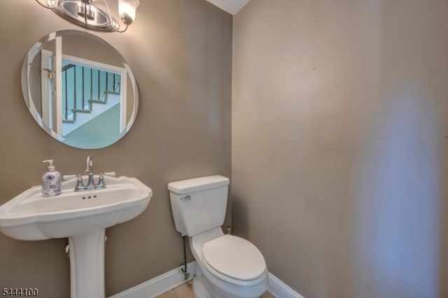 6 Saint Andrews Dr, Washington Twp., NJ 07882