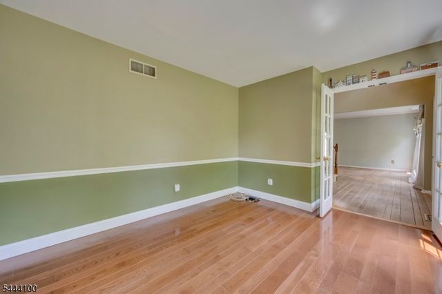 6 Saint Andrews Dr, Washington Twp., NJ 07882