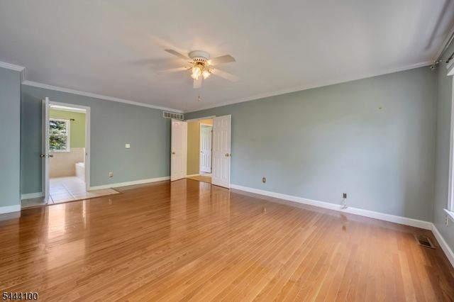 6 Saint Andrews Dr, Washington Twp., NJ 07882
