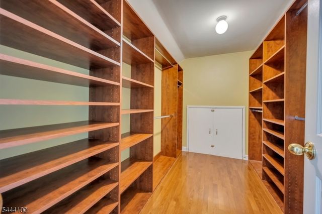 6 Saint Andrews Dr, Washington Twp., NJ 07882