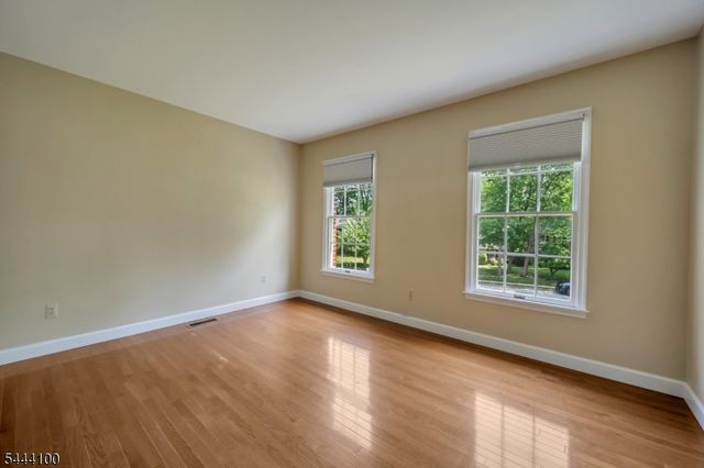 6 Saint Andrews Dr, Washington Twp., NJ 07882