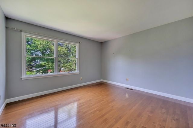 6 Saint Andrews Dr, Washington Twp., NJ 07882