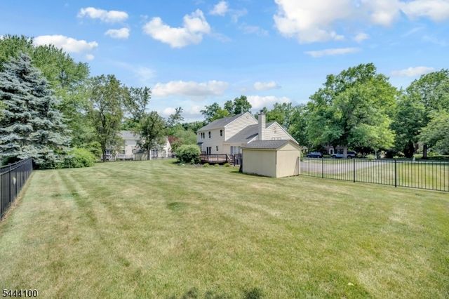 6 Saint Andrews Dr, Washington Twp., NJ 07882