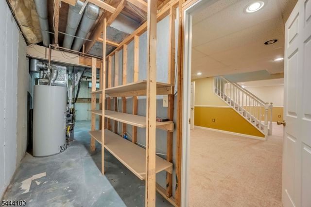 6 Saint Andrews Dr, Washington Twp., NJ 07882