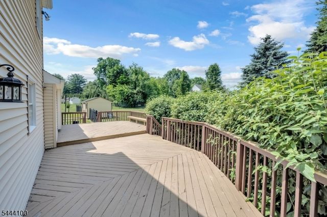 6 Saint Andrews Dr, Washington Twp., NJ 07882