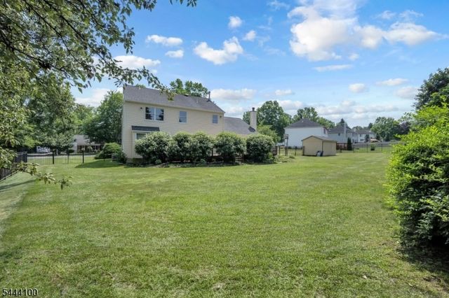 6 Saint Andrews Dr, Washington Twp., NJ 07882
