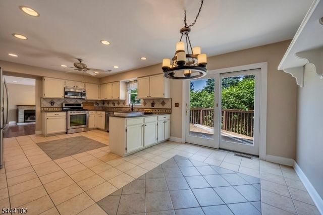 6 Saint Andrews Dr, Washington Twp., NJ 07882