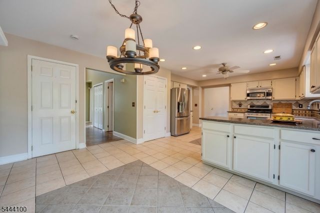 6 Saint Andrews Dr, Washington Twp., NJ 07882