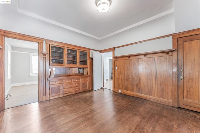 3531 Lakeshore Ave, Oakland, CA 94610
