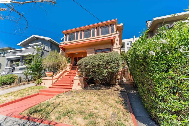 3531 Lakeshore Ave, Oakland, CA 94610