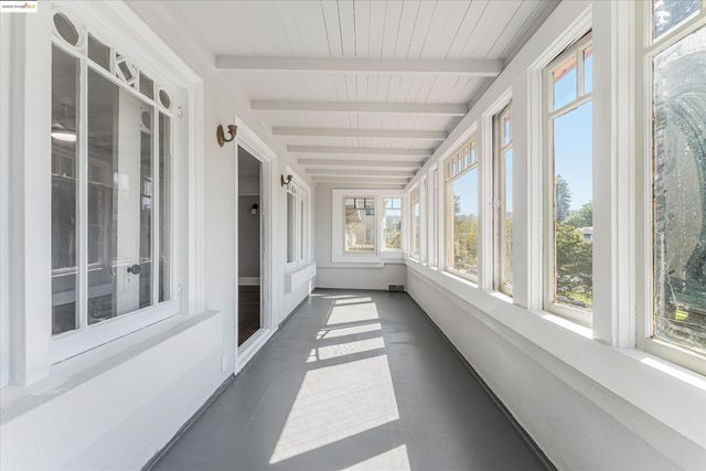 3531 Lakeshore Ave, Oakland, CA 94610