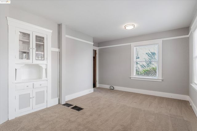 3531 Lakeshore Ave, Oakland, CA 94610