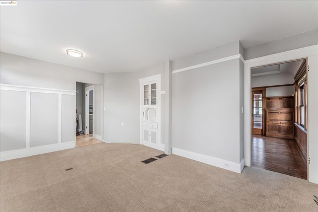 3531 Lakeshore Ave, Oakland, CA 94610