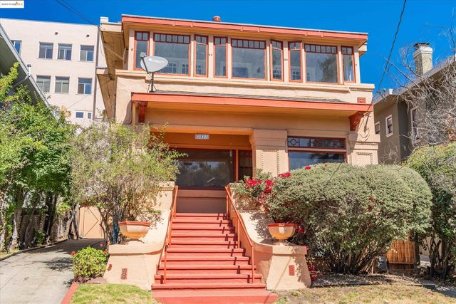 3531 Lakeshore Ave, Oakland, CA 94610