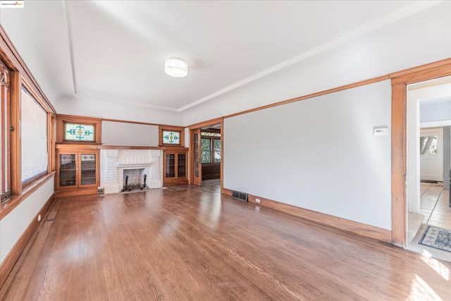 3531 Lakeshore Ave, Oakland, CA 94610