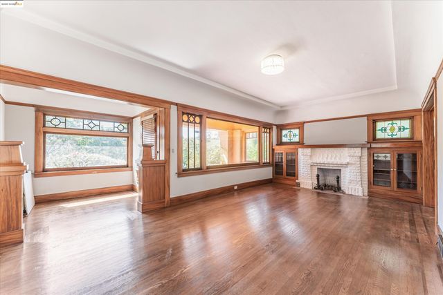 3531 Lakeshore Ave, Oakland, CA 94610