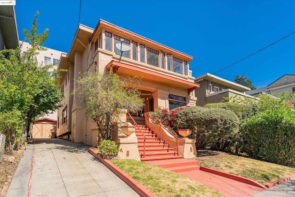 3531 Lakeshore Ave, Oakland, CA 94610