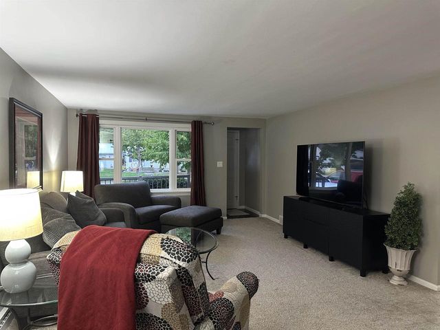 1193 BOND STREET, Green Bay, WI 54303