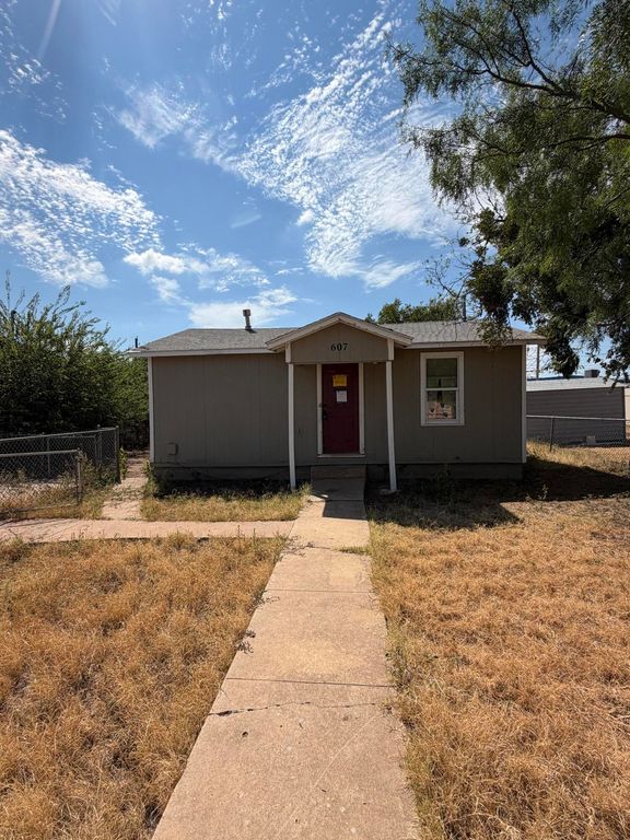 Image 1 of property listing at 607 E 38th Street, San Angelo, TX 76903