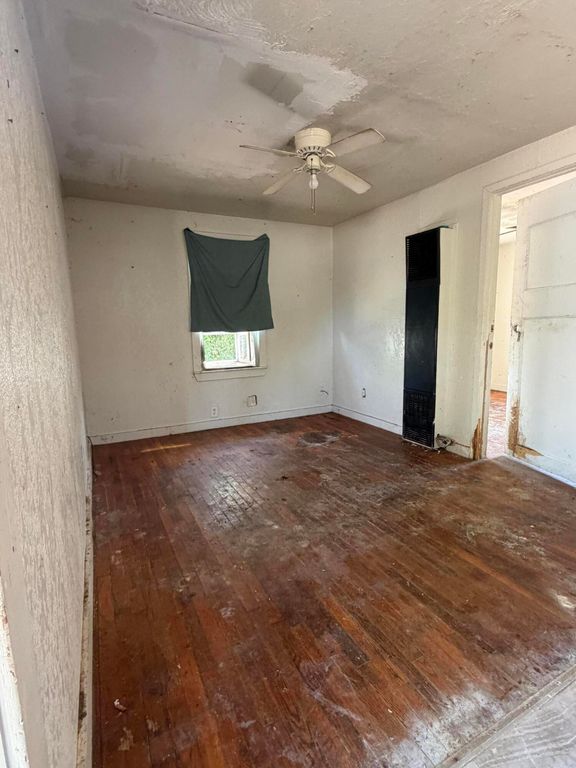 Image 2 of property listing at 607 E 38th Street, San Angelo, TX 76903