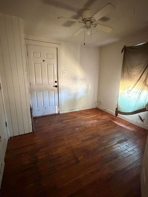 Image 3 of property listing at 607 E 38th Street, San Angelo, TX 76903