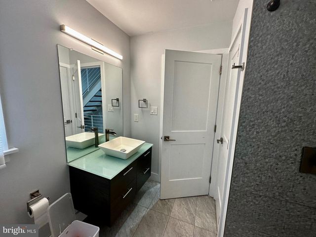 819 N 5TH ST, Philadelphia, PA 19123