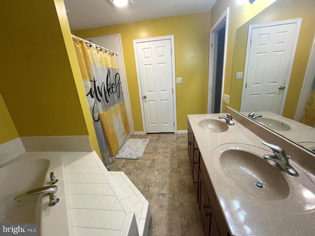 190 BIGLAR CT, Windsor, PA 17366