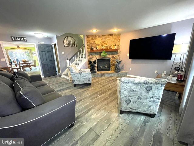 190 BIGLAR CT, Windsor, PA 17366