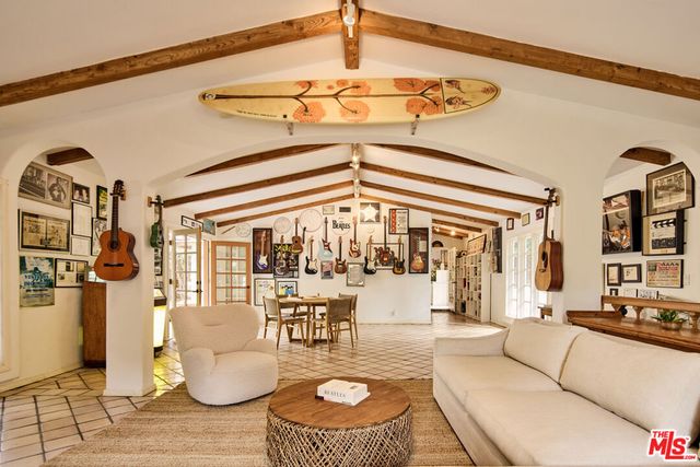 3268 Serra Road, Malibu, CA 90265