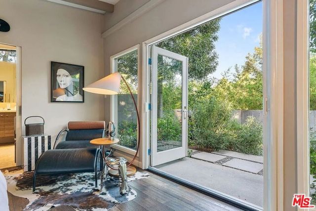 8581 Appian Way, Los Angeles, CA 90046