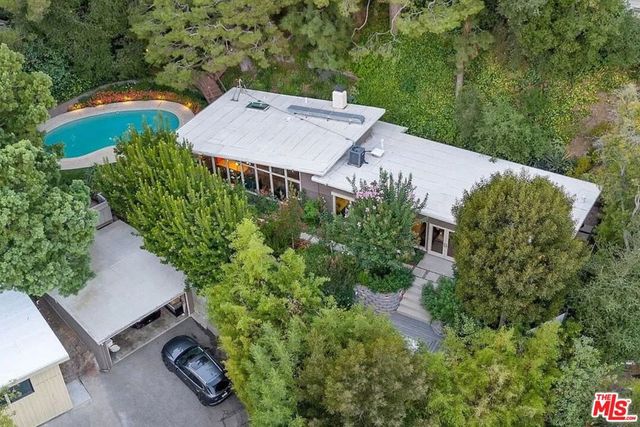 8581 Appian Way, Los Angeles, CA 90046