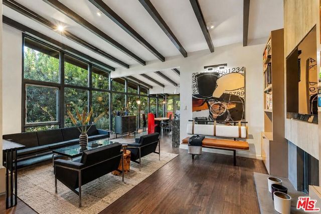 8581 Appian Way, Los Angeles, CA 90046
