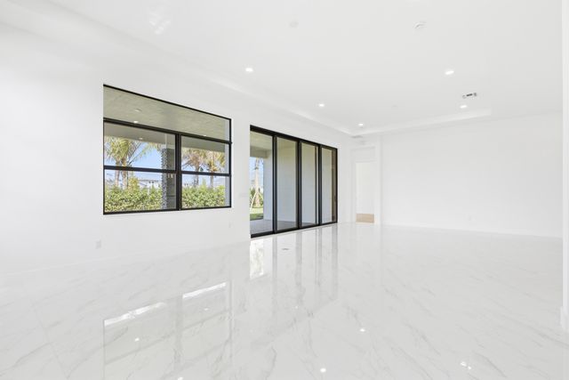 14027 Bastille Street, Palm Beach Gardens, FL 33412