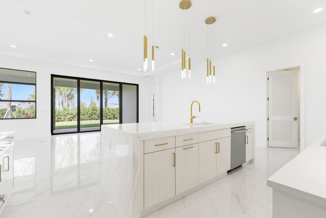 14027 Bastille Street, Palm Beach Gardens, FL 33412