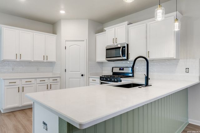 15115 Escalante, Von Ormy, TX 78073